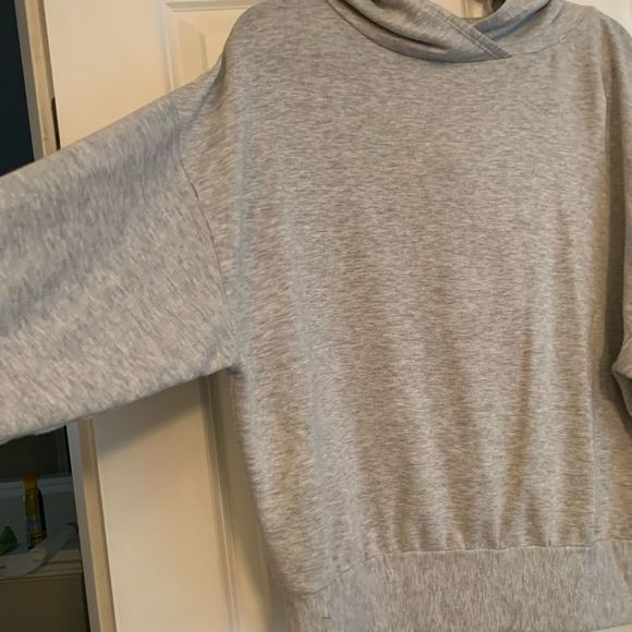 Fabletics Bo Hoodie Size Medium - Picture 4 of 4
